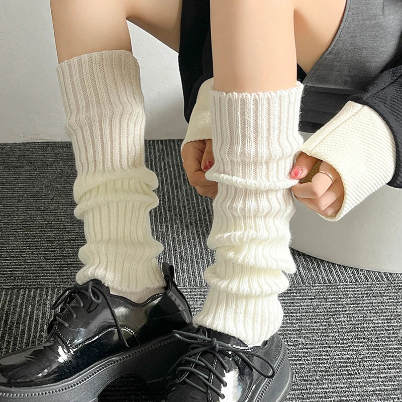 Japanese Lolita leg warmers styling example