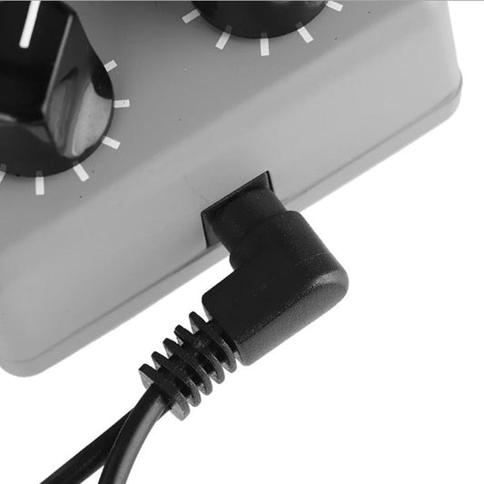 Daisy chain power cable for guitar effects pedals close-up
